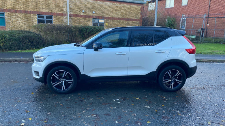 Volvo Xc40 2.0 B4P R DESIGN 5dr Auto Petrol Estate